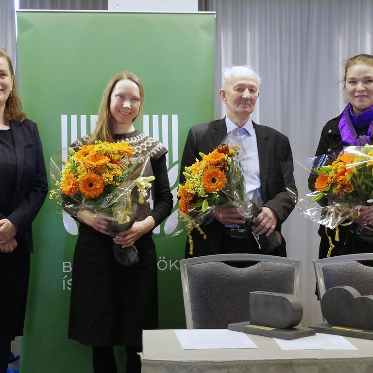 Frá afhendingu Landbúnaðarverðlauna 2022, talið frá vinstri: Svandís Svavarsdóttir matvælaráðherra, …